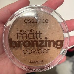 Essence Bronzing Powder